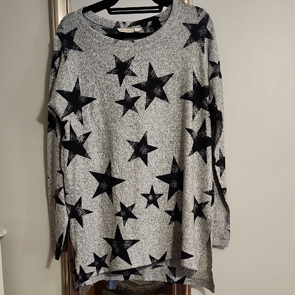 Soft Surroundings Gray Knit Sweater with Black Star Accents